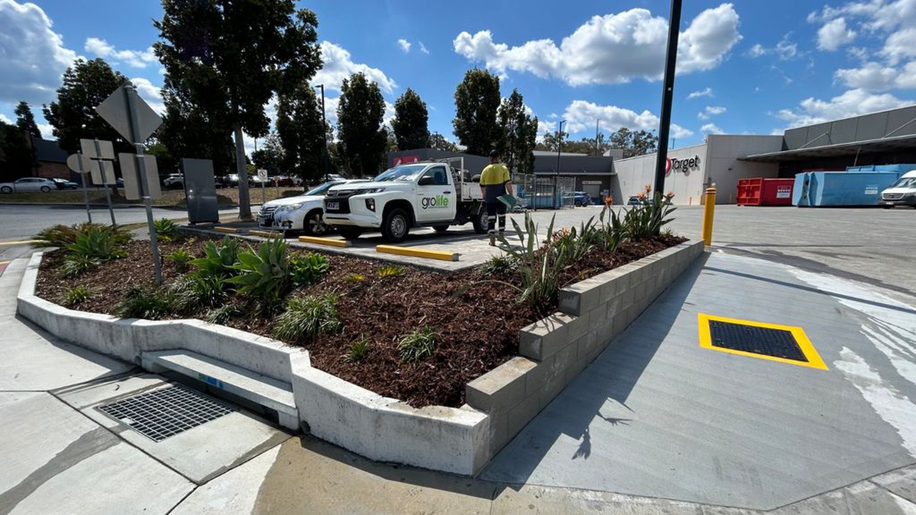 Mount Ommaney Centre — retail landscape maintenance